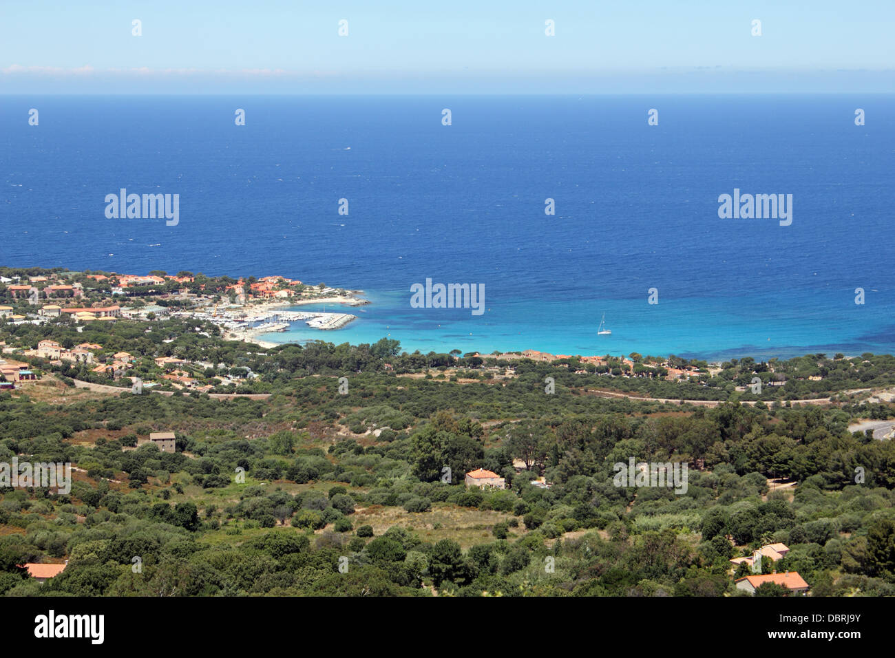 Il villaggio di Sant Ambroggio sull'isola Mediterranea di Corsica Foto Stock