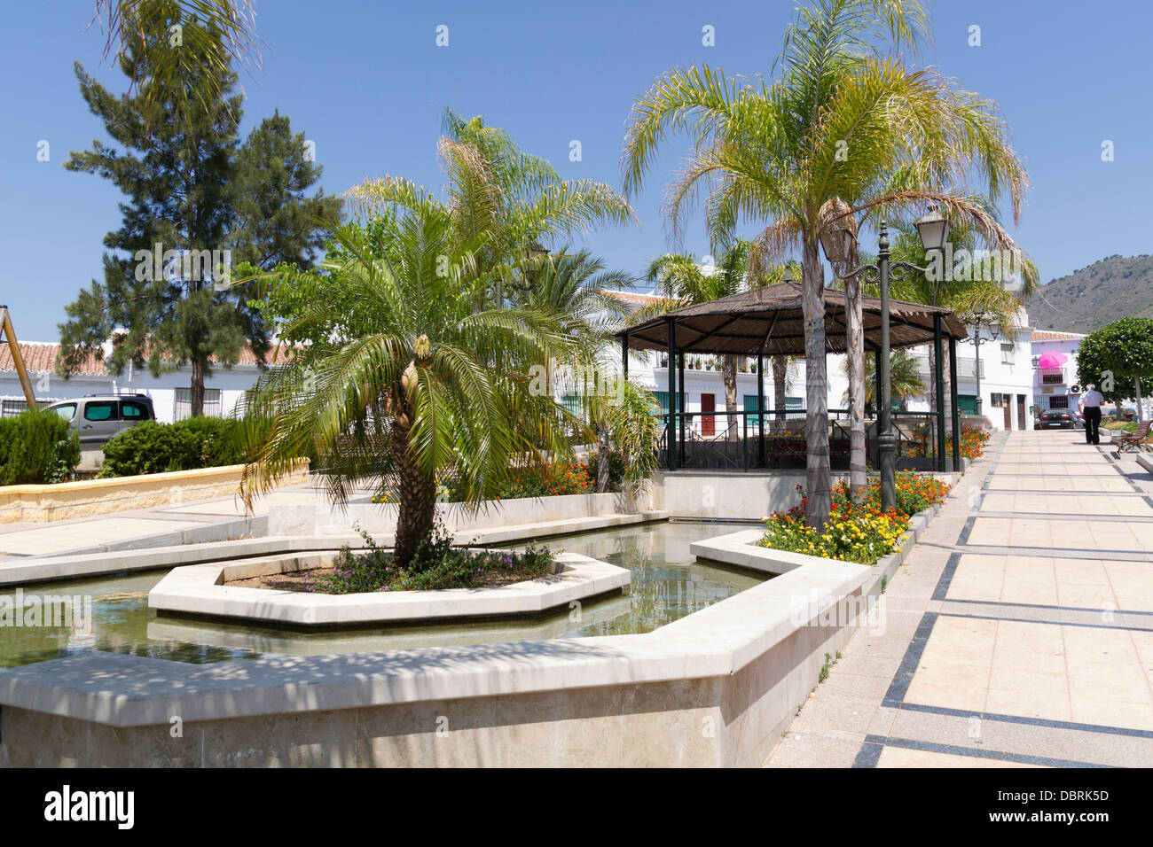Funzione acqua e fontana nel villaggio spagnolo di Frigiliana Spagna sulla Costa Del Sol Foto Stock