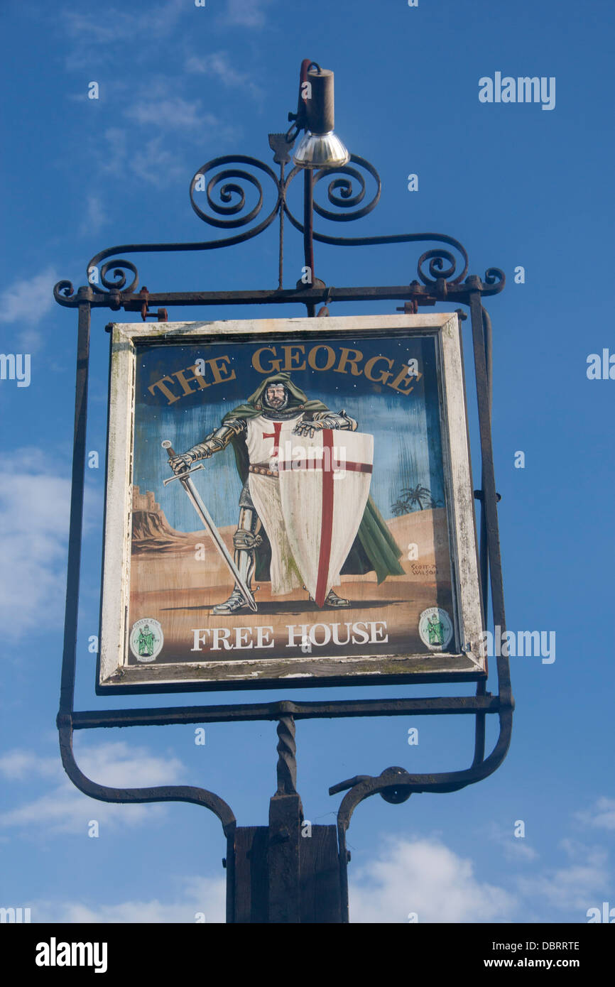 Il George pub segno Little Hallingbury Essex England Regno Unito Foto Stock