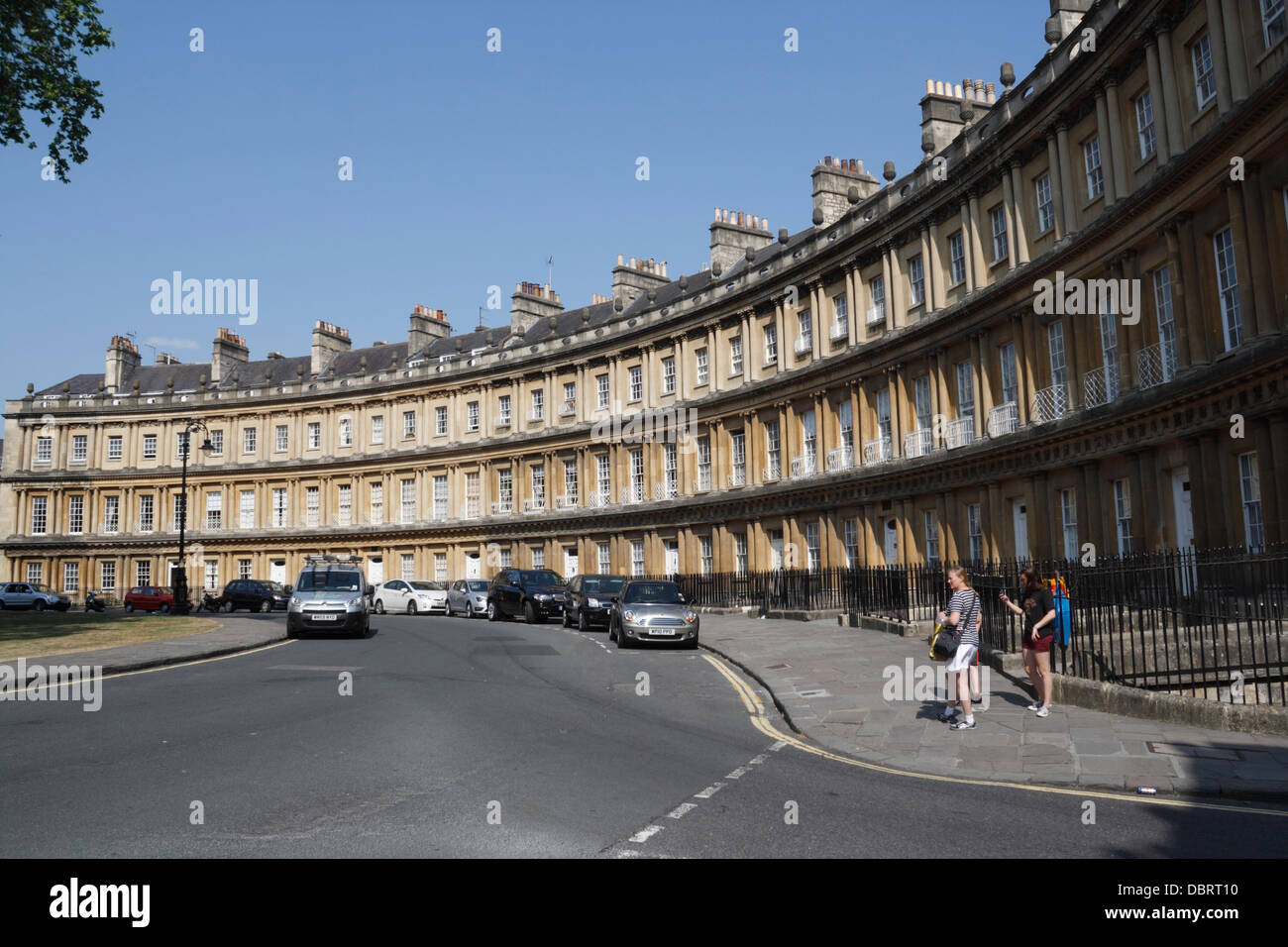 Il Circus a Bath una mezzaluna georgiana di case Bath Inghilterra. Residenze a schiera inglesi, patrimonio dell'umanità, edificio classificato come monumento storico di grado i Foto Stock