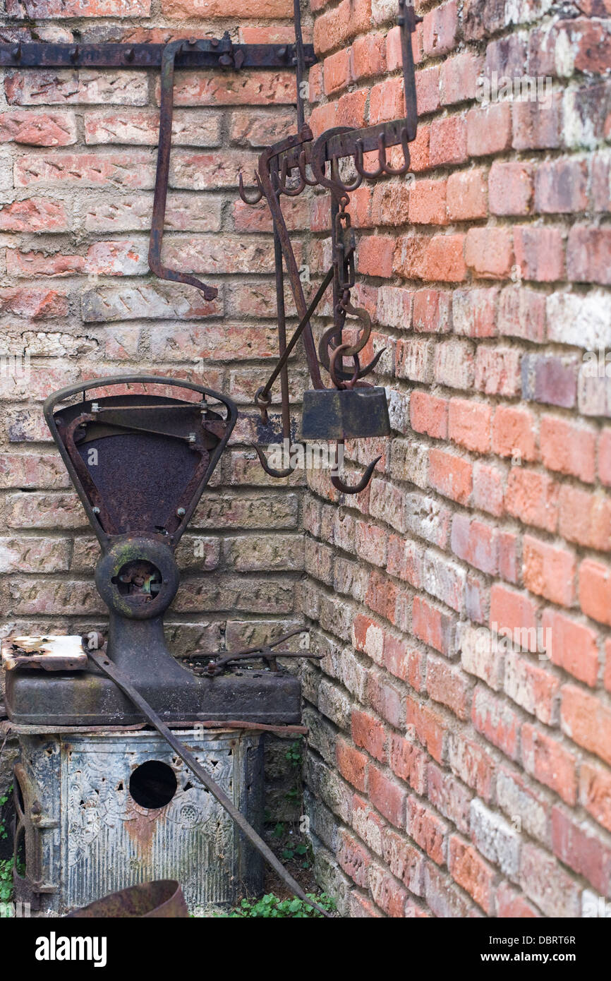I resti di una macelleria a Oradour-sur-Glane. Il villaggio è stato distrutto il 10 giugno 1944 dai soldati tedeschi. Foto Stock