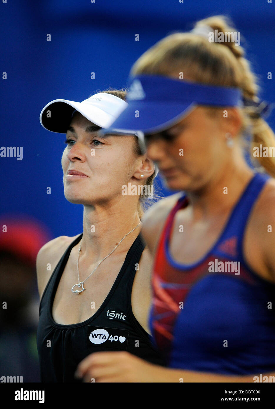 La Costa, Carlsbad, California, USA. 02Aug, 2013. Martina Hingis (SUI) giocando in un doppio quarti corrispondono con partner Daniela Hantuchova (SVK) contro la squadra di Raquel Kops-Jones (USA) e Abigail SPEARS (USA) durante il Southern California Open giocato al La costa Resort &AMP; Spa a Carlsbad CA. Credito: Azione Sport Plus/Alamy Live News Foto Stock