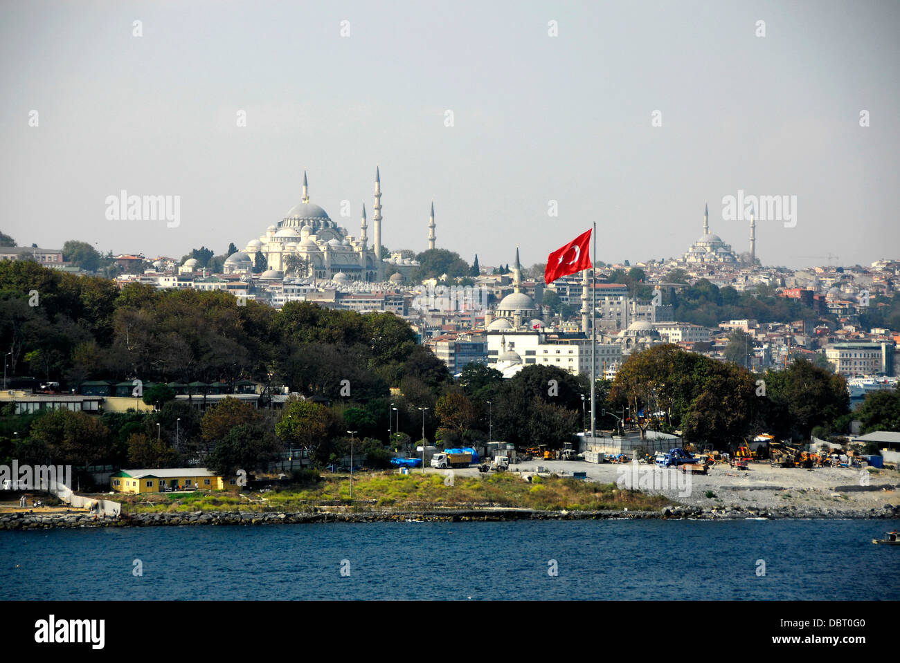 Viste della Moschea del Sultano Ahmed, (Moschea Blu di Istanbul) dalla confluenza del Bosforo e il Mar di Marmara Foto Stock