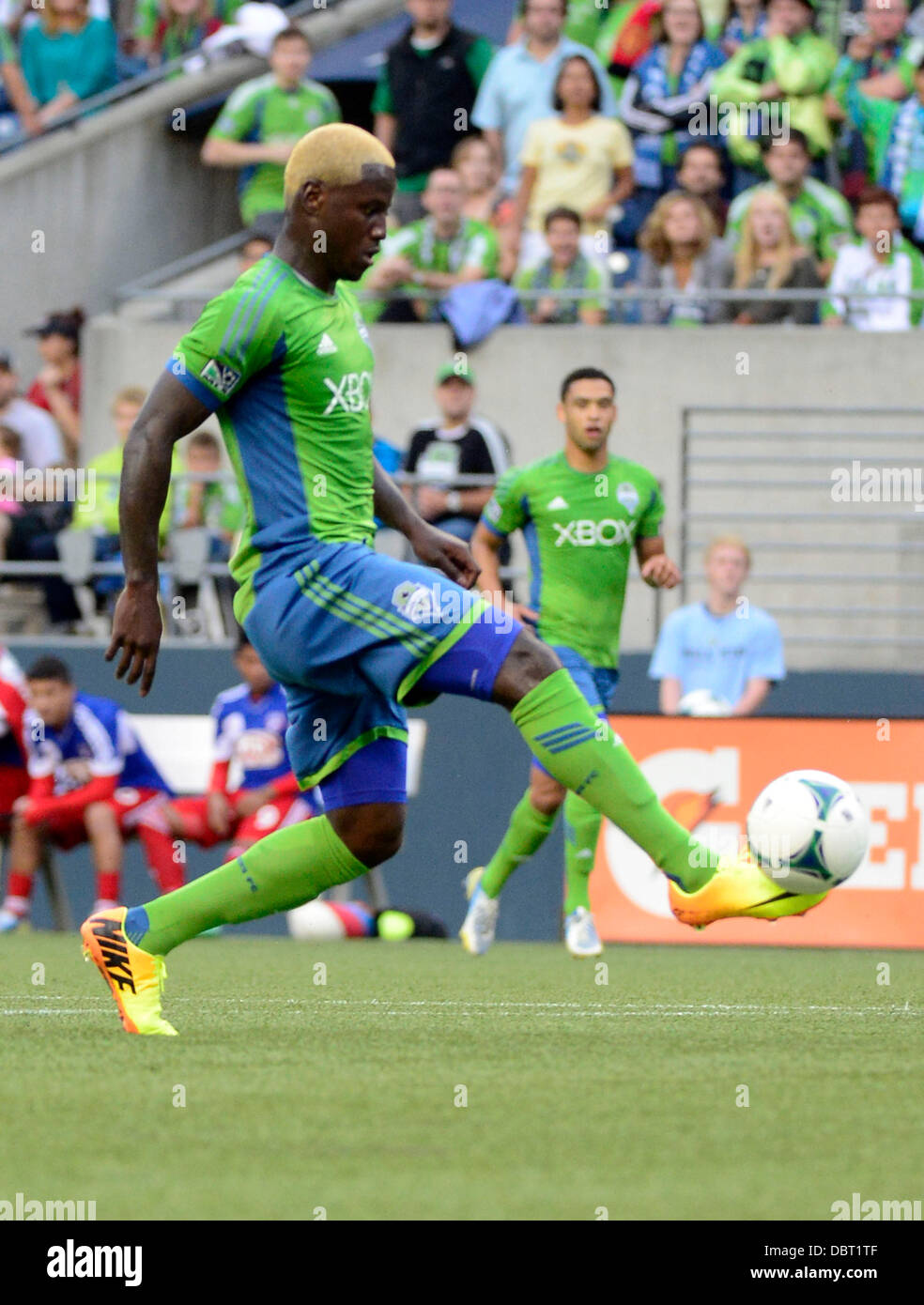 Il 3 agosto 2013. Sirene di Seattle FC avanti Eddie Johnson #7 punteggi nel ventiduesimo minuto durante una partita contro FC Dallas al campo CenturyLink a Seattle, WA. Seattle sirene sconfitte FC FC Dallas 3 - 0.George Holland / Cal Sport Media. Foto Stock