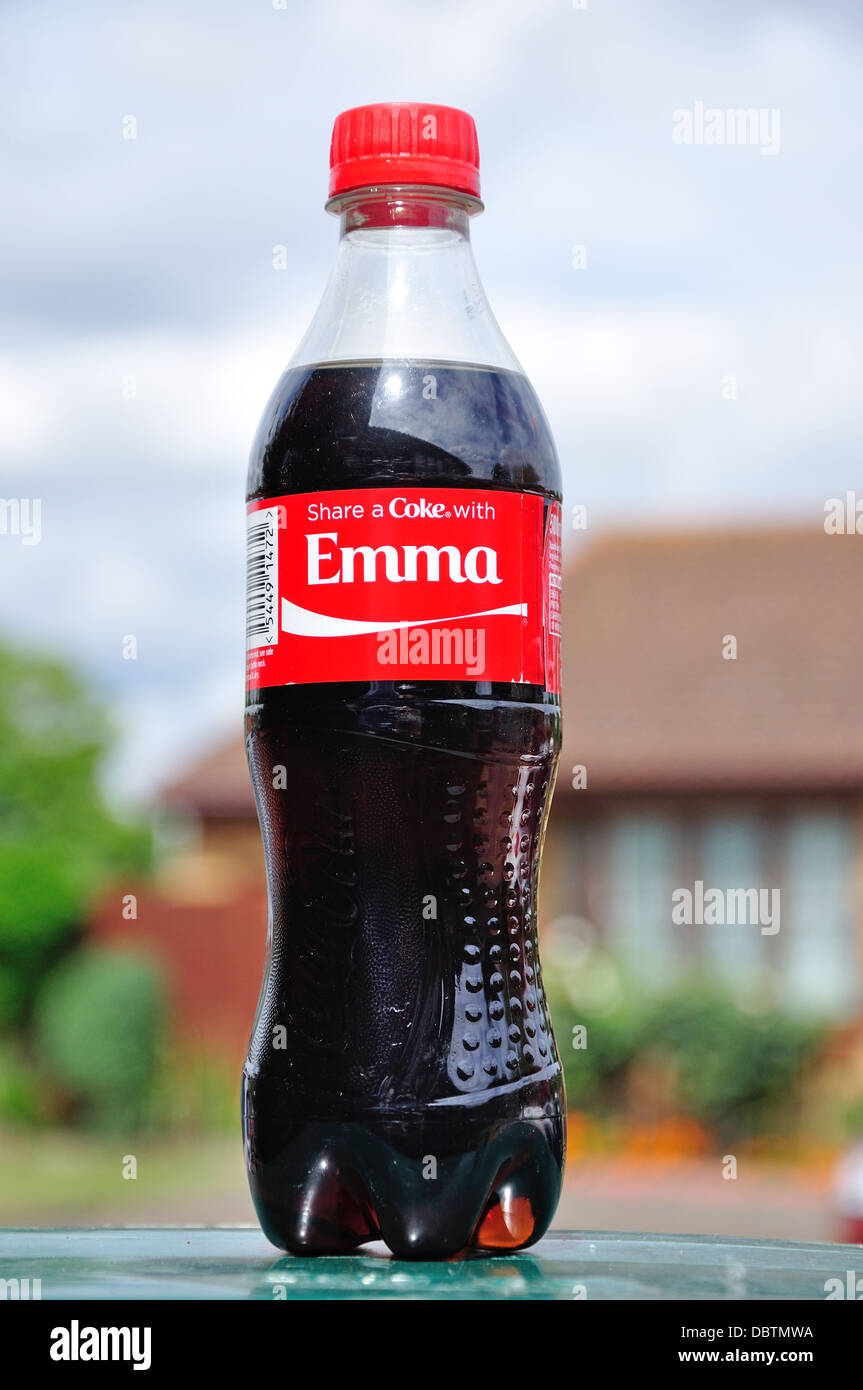Personalised 'Emma' bottiglia di plastica di Coca Cola, Oxfordshire, England, Regno Unito Foto Stock