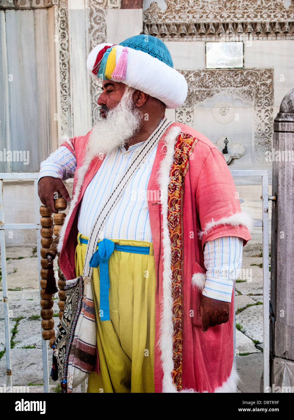 Bagno turco uomo che indossa gli abiti tradizionali, Istanbul, Turchia Foto  stock - Alamy