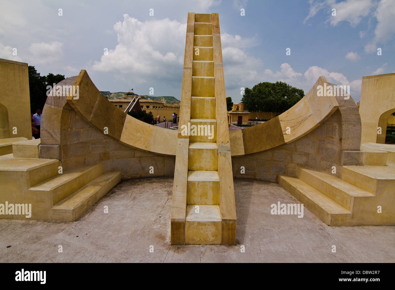 Il Jantar Mantar astronomical giardini in Jaipur India Foto Stock