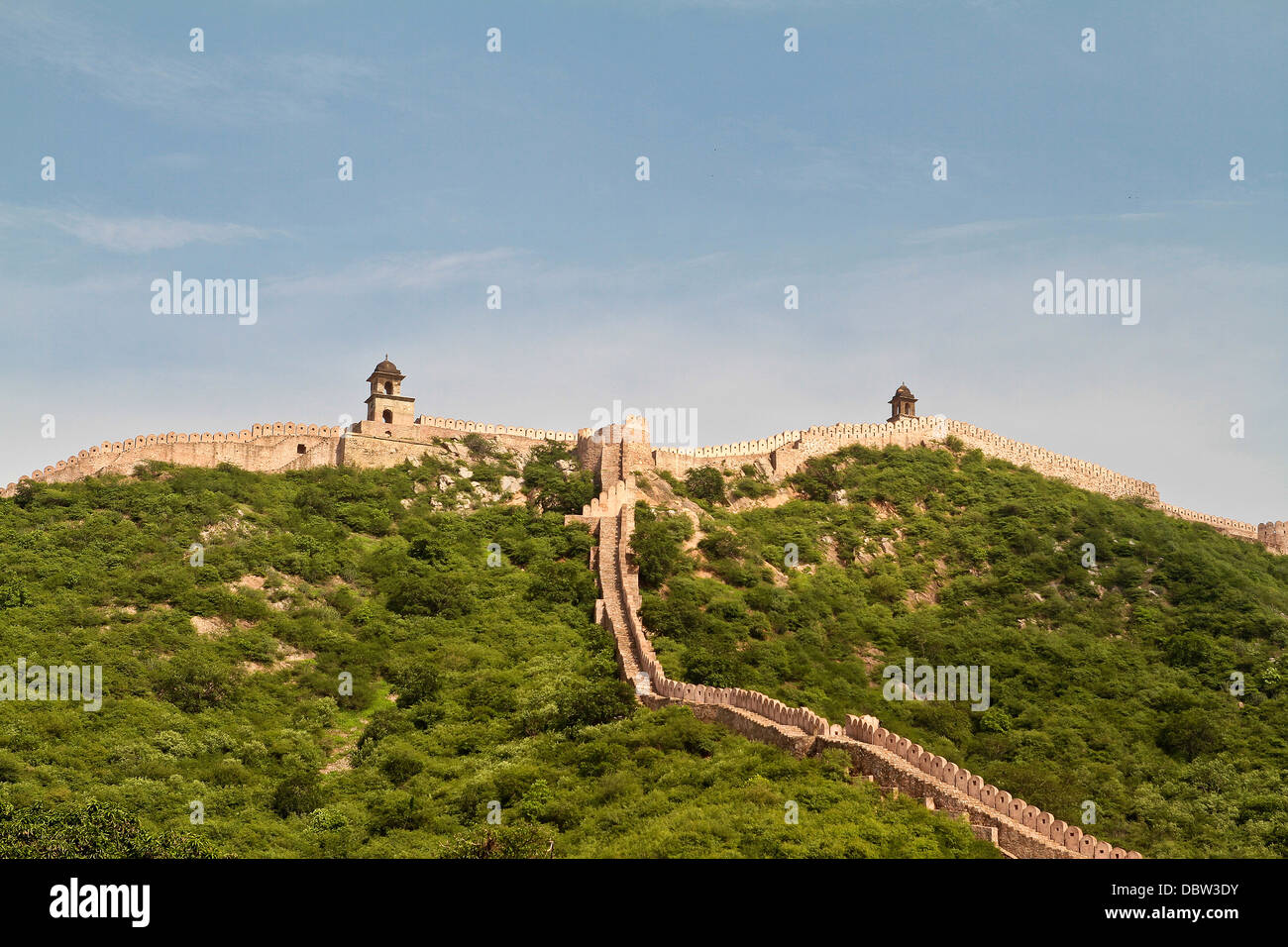 Vista delle fortificazioni intorno al Forte Amer in Amer Raasthan India Foto Stock