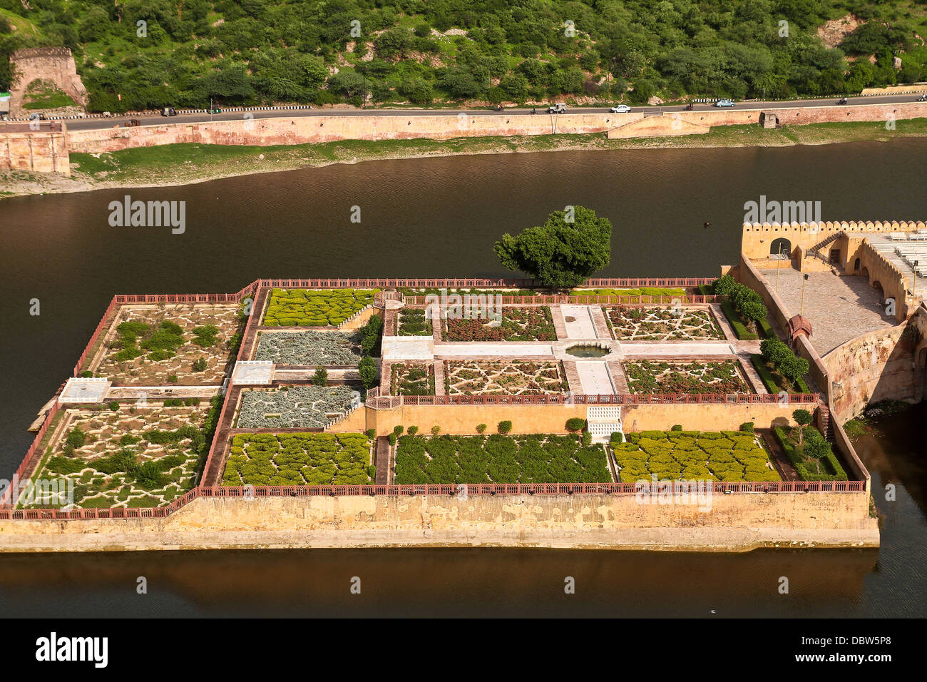 Giardini esterni il Forte Amer in Amer Rajasthan in India Foto Stock
