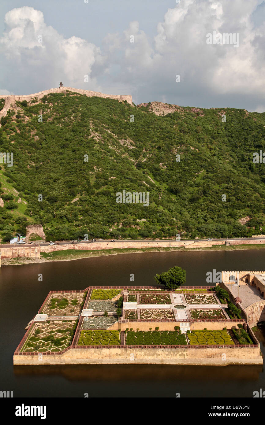Giardini esterni il Forte Amer in Amer Rajasthan in India Foto Stock