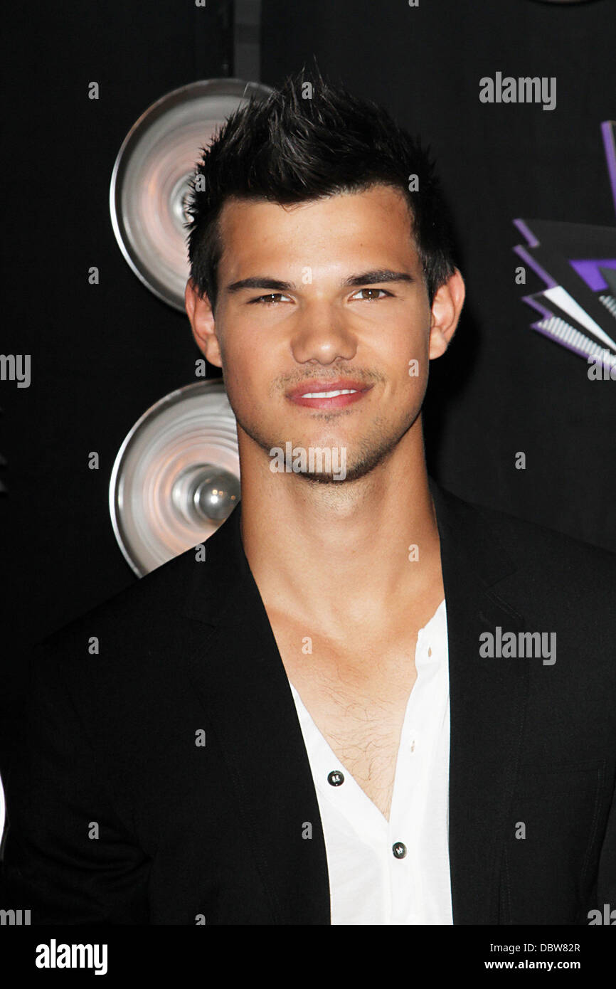 Taylor Lautner 2011 MTV Video Music Awards tenutosi presso la Live - Gli arrivi di Los Angeles, California - 28.08.11 Foto Stock