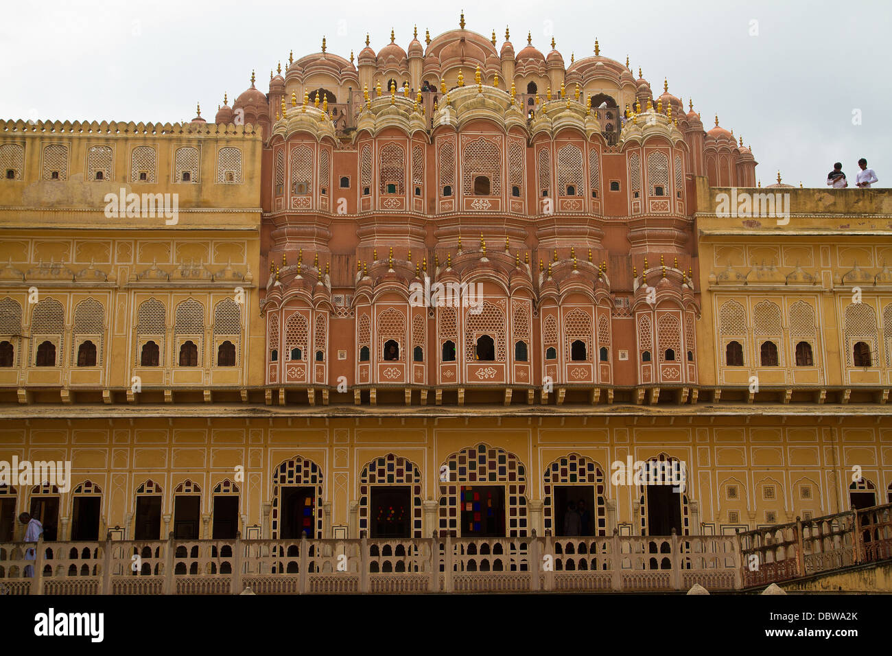 Il Hawa Mahal Palace costruito per il maharaja Sawai Pratap Singh di Lal Chand Ustad nel 1799 a Jaipur India Foto Stock