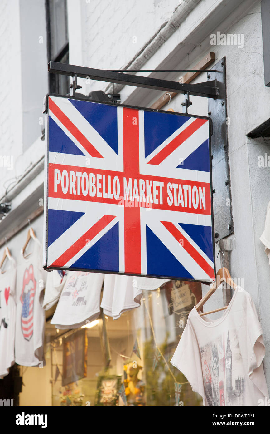 Il Mercato di Portobello Station Shop; Pembridge Road; Londra, England, Regno Unito Foto Stock