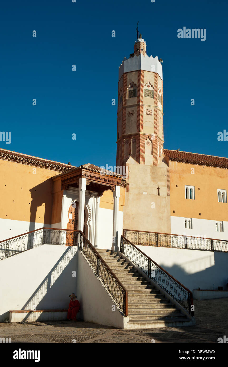 La grande moschea . Chefchaouen, Rif regione. Il Marocco.il Nord Africa. Foto Stock