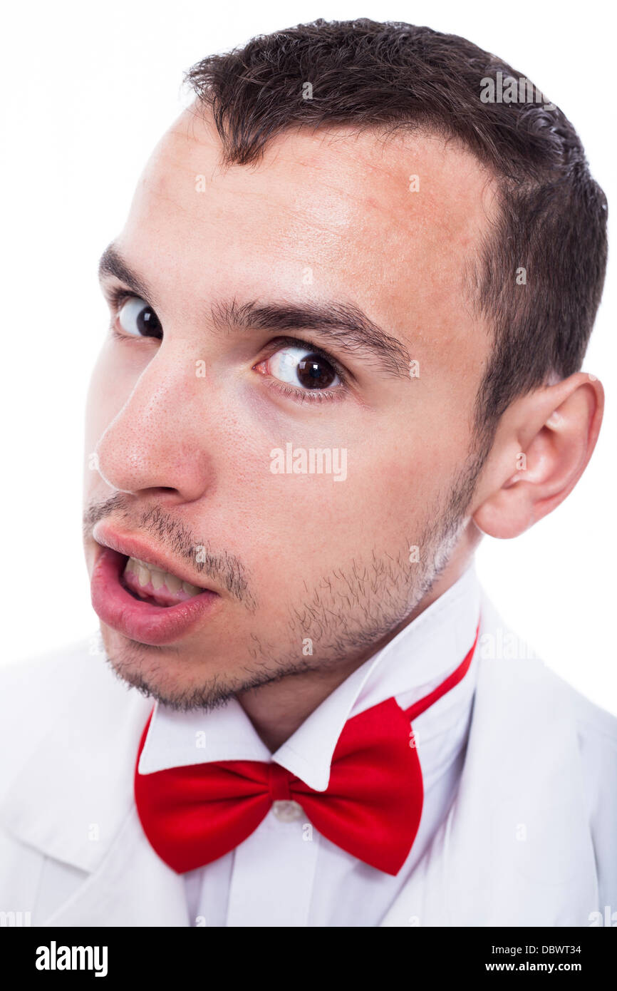 Close up di angry geek uomo, isolati su sfondo bianco. Foto Stock