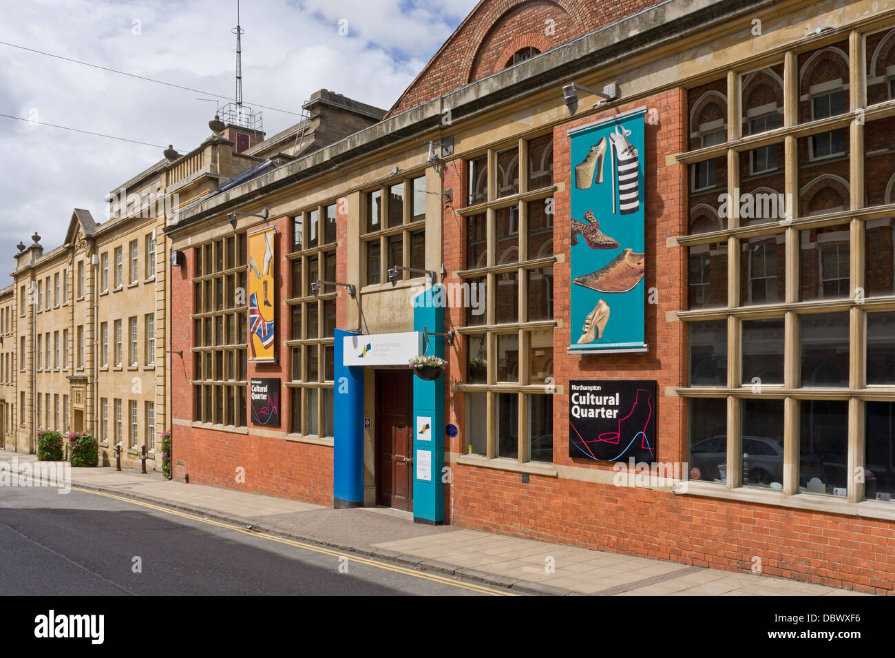 Northampton Museum, alloggiamento 12.000 scarpe e 50.000 record archivistici relativi alla calzatura del commercio. Foto Stock