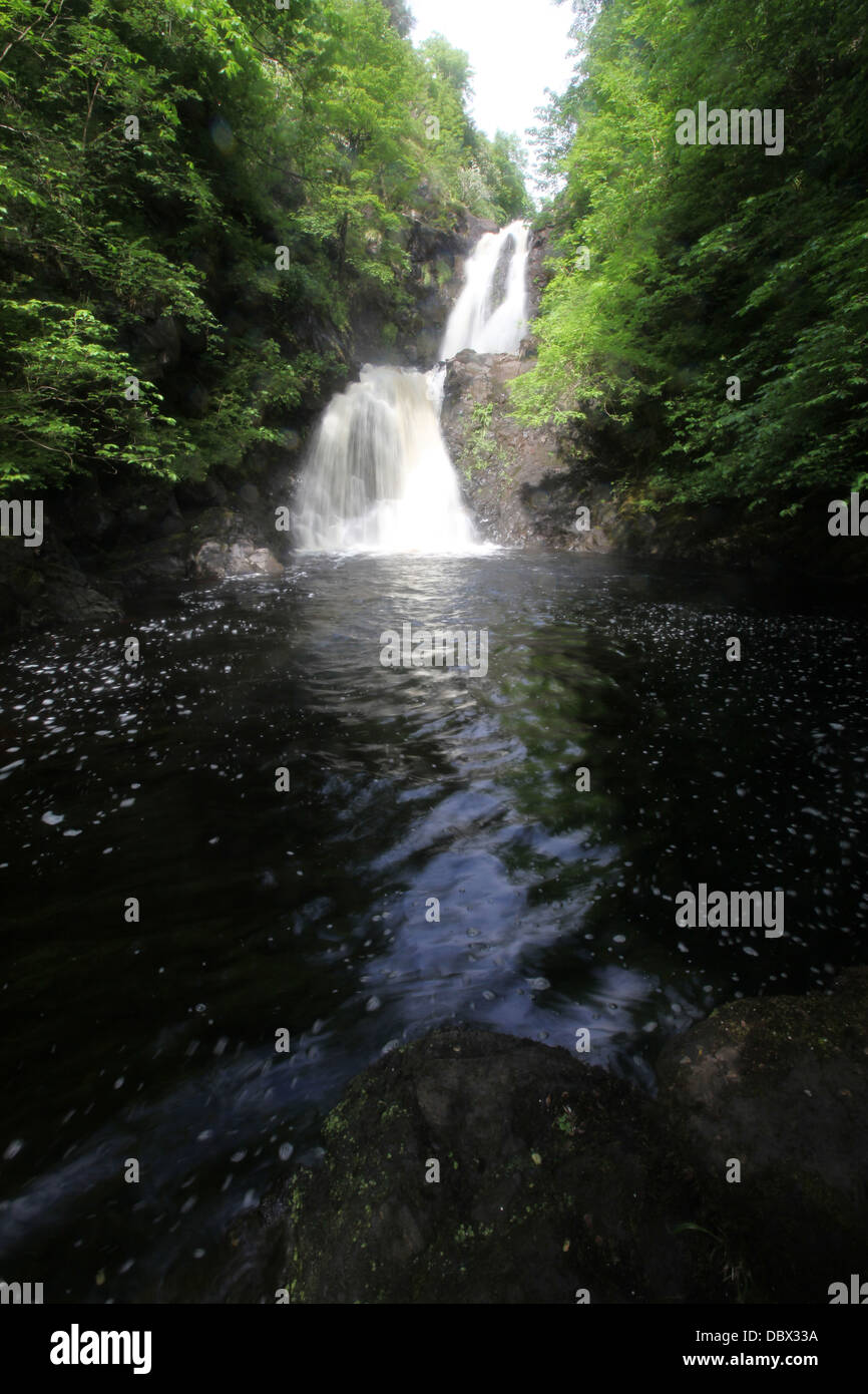 Questa doppia cascata può essere visto a subito una breve distanza a piedi da Uig nell'Isola di Skye Foto Stock
