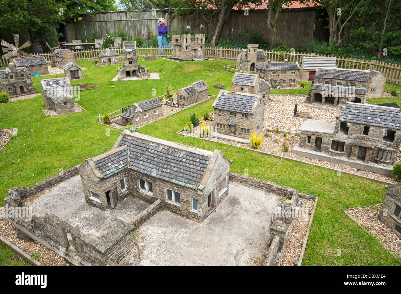 Gran Bretagna, Inghilterra, North Yorkshire, Hutton-le-foro, Ryedale Folk Museum. model village Foto Stock