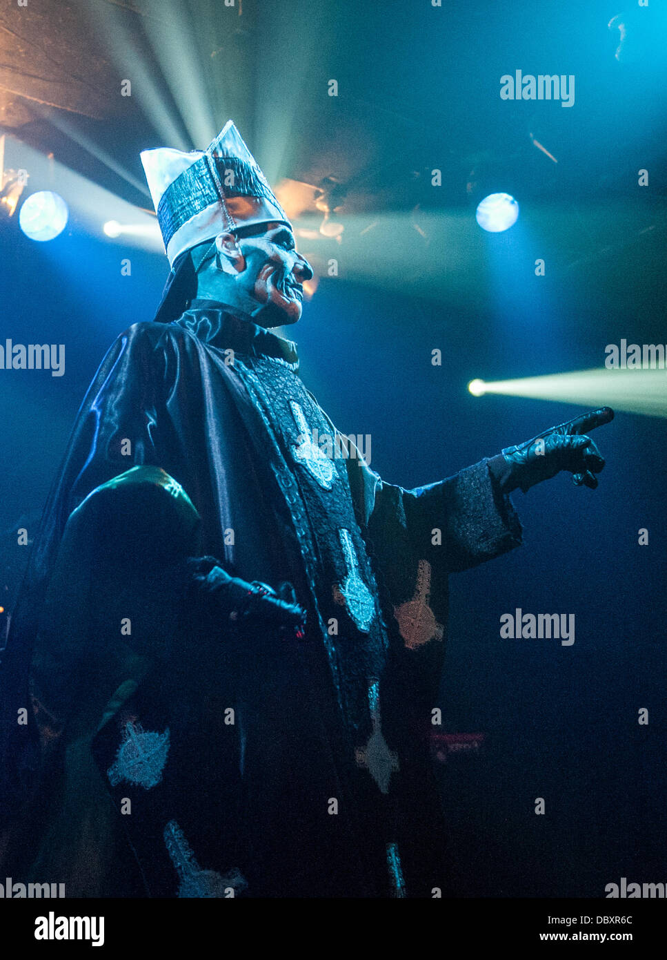 Heavy metal band Ghost esecuzione a doppia porta in Chicago, 2013 Foto Stock
