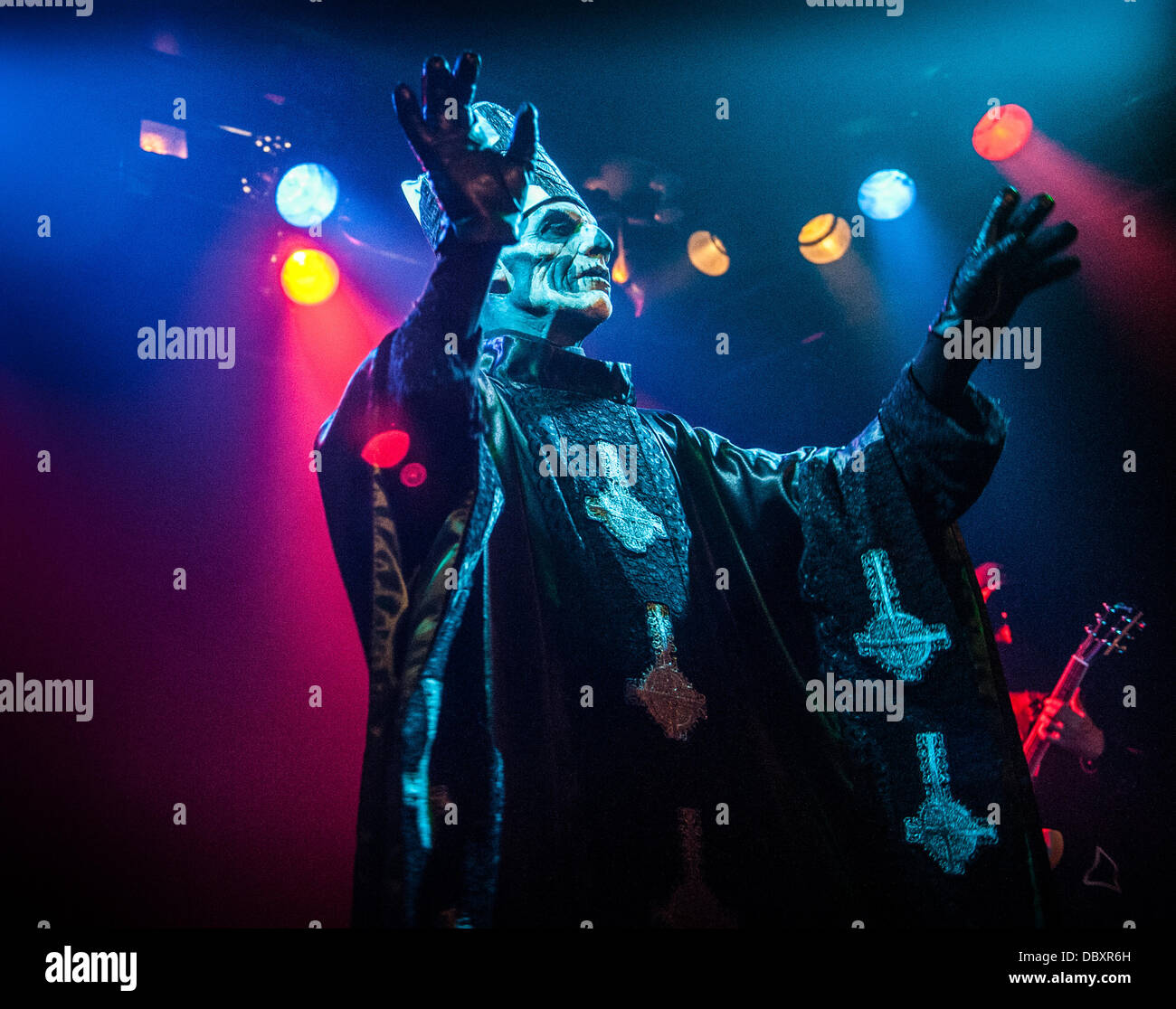 Heavy metal band Ghost esecuzione a doppia porta in Chicago, 2013 Foto Stock