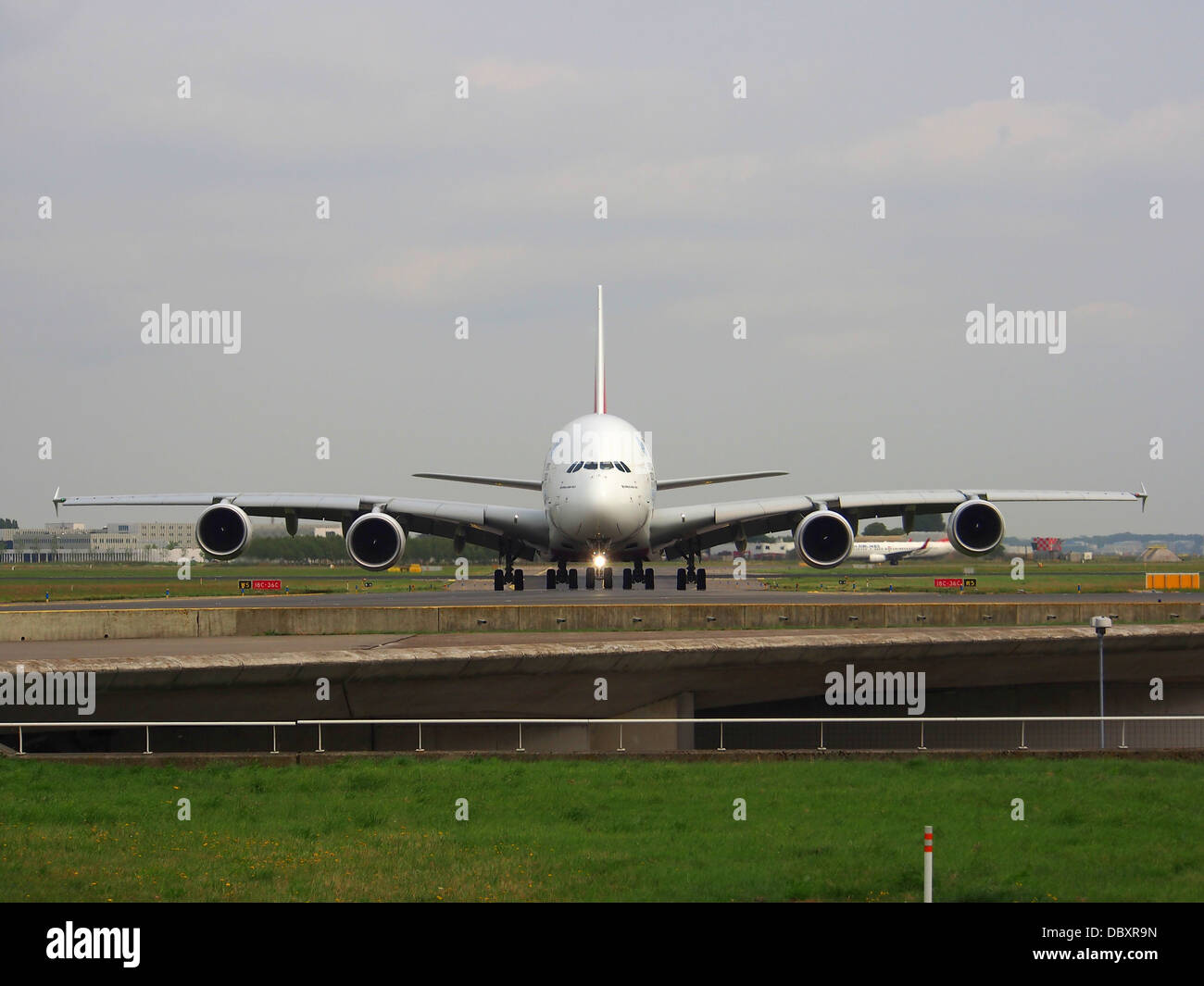 A6-EDW Emirates Airbus A380-861 - CN 103 rullaggio 14luglio2013 -001 Foto Stock