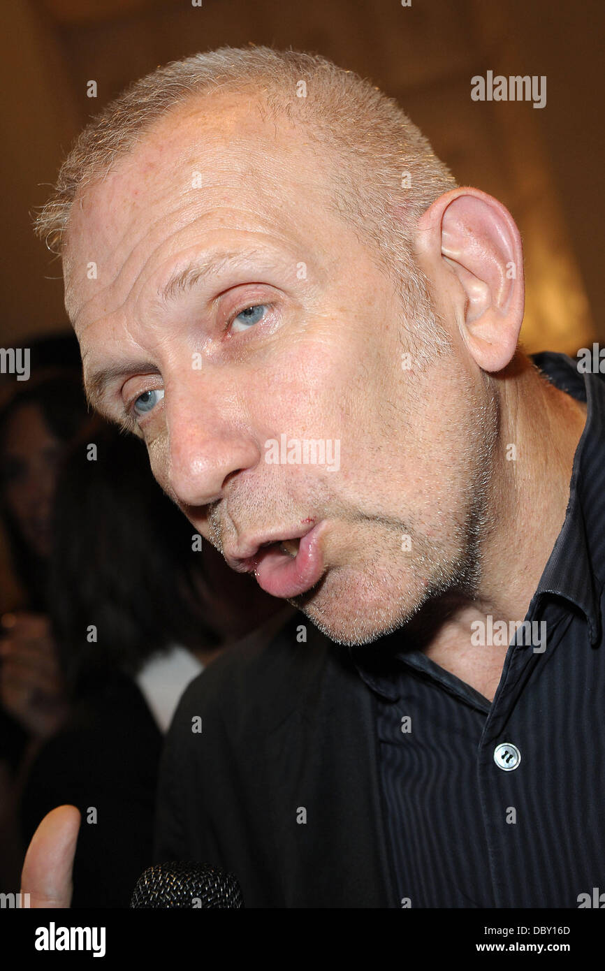 Jean Paul Gaultier Fashion's Night Out - Parigi, Francia - 08.09.11 Foto Stock