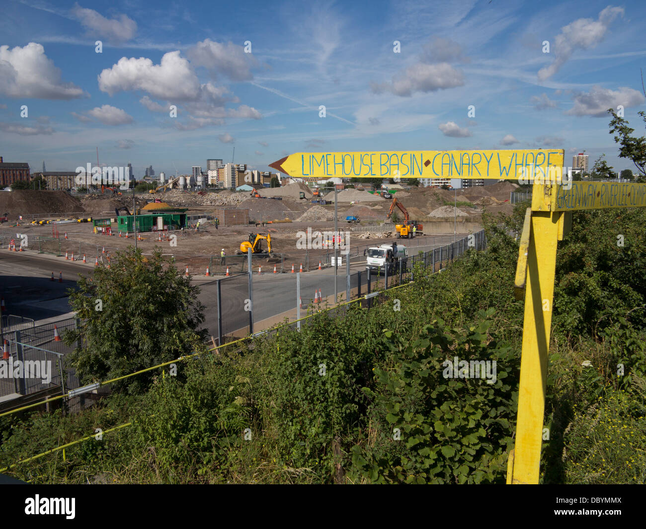 Lavori di costruzione di Crossrail alta frequenza ferrovia per Londra e il sud est dell' Inghilterra dal parco olimpico di Stratford Foto Stock