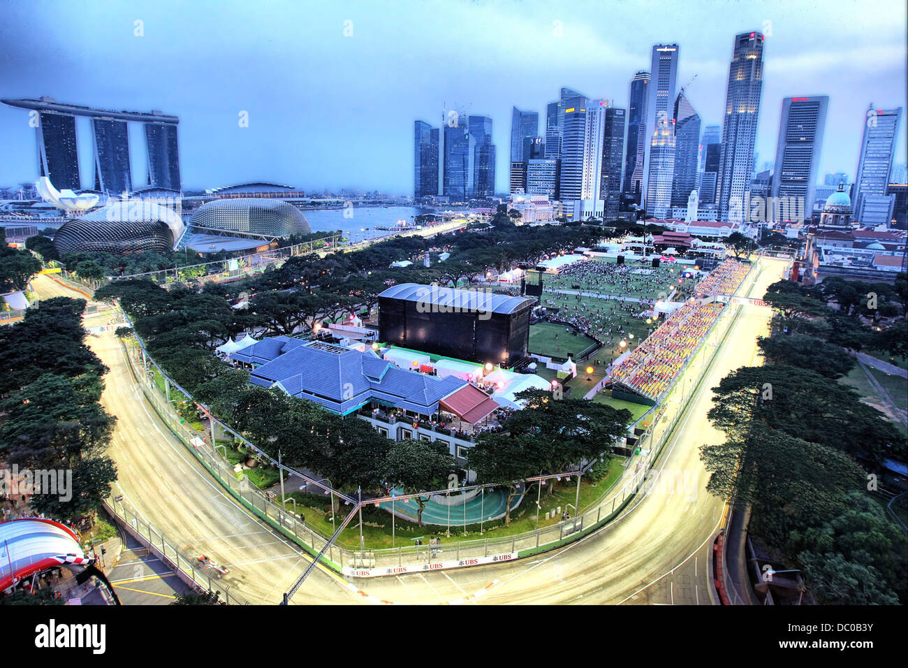 Atmosfera di fasi di qualificazione del 2011 Singapore FORMULA ONE Grand Prix Singapore - 24.09.11 ***non disponibili per la pubblicazione in Germania. Disponibile per la pubblicazione nel resto del mondo*** Foto Stock