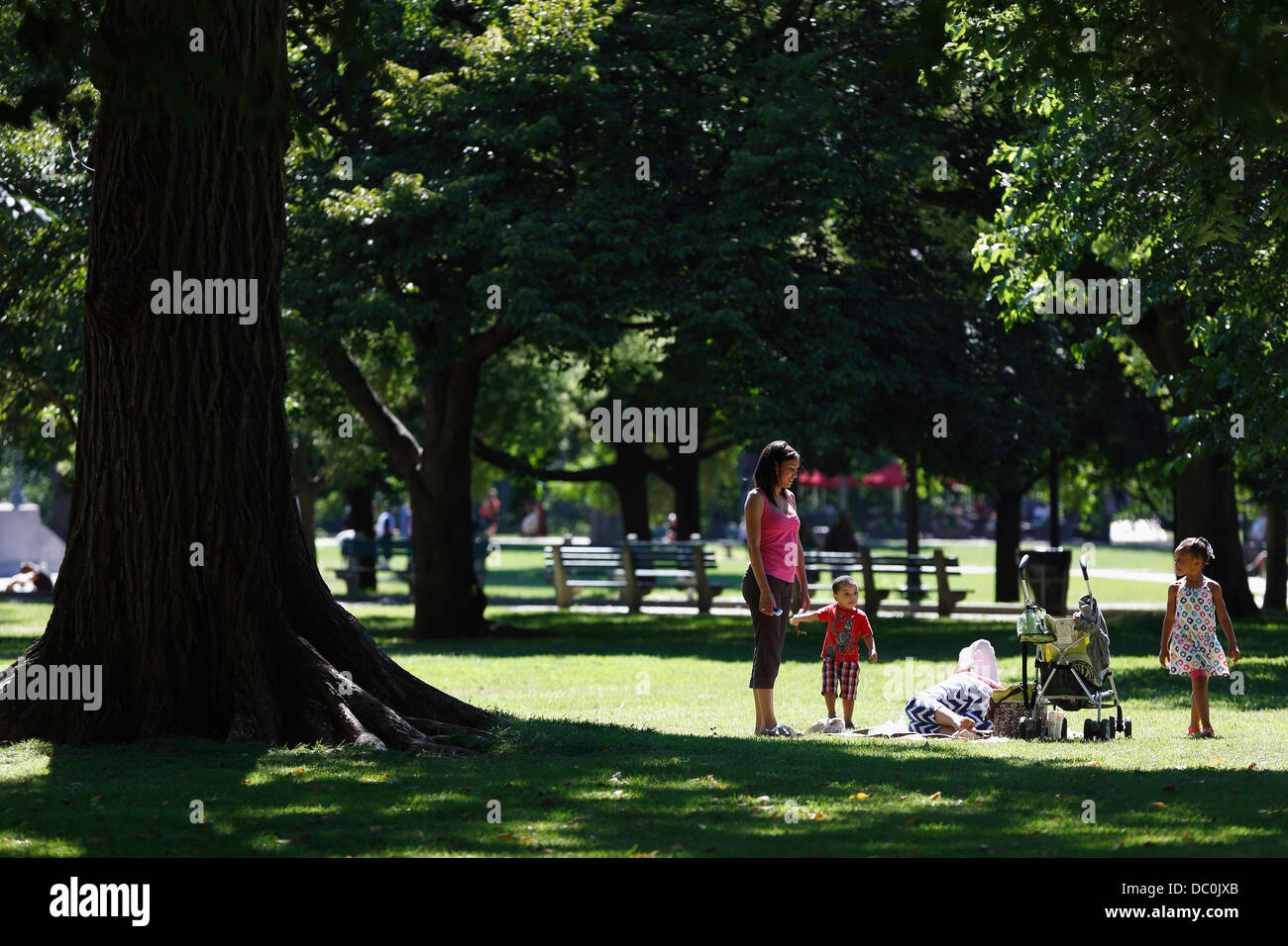 Persone su Boston Common, Boston, Massachusetts Foto Stock