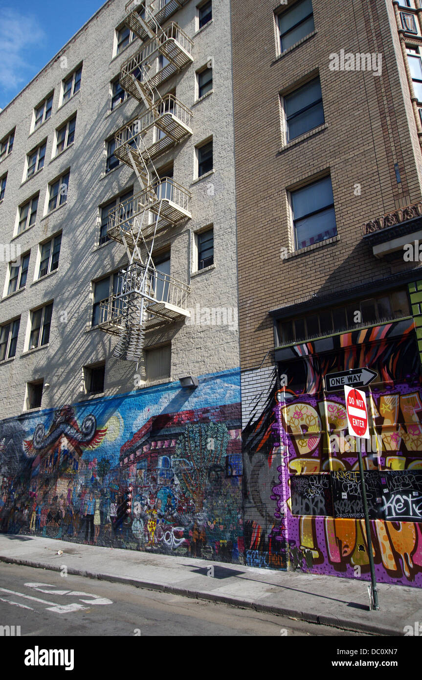 Graffiti nel quartiere Tenderloin di San Francisco, Stati Uniti d'America Foto Stock