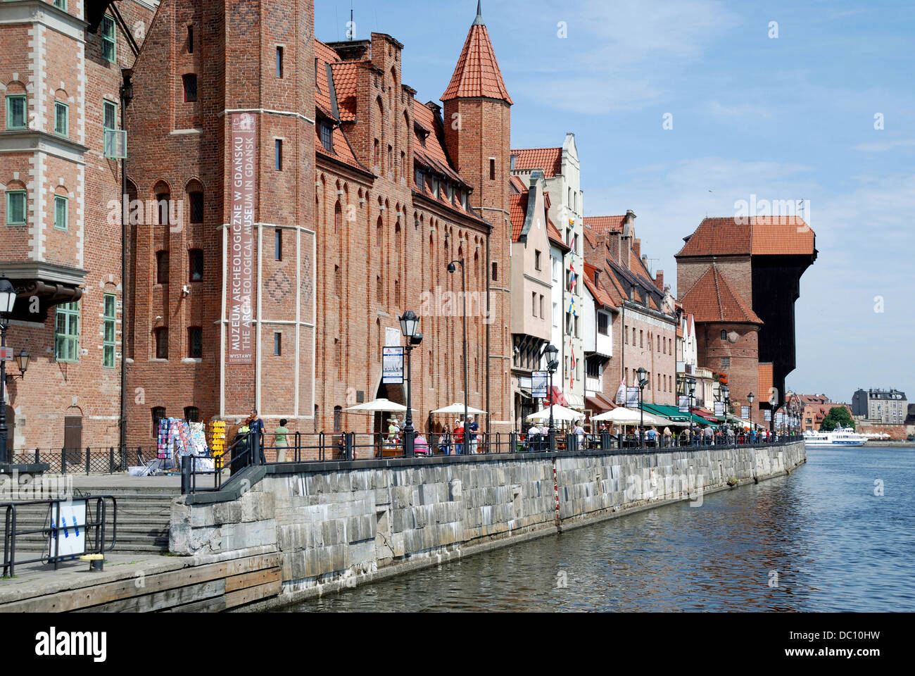 Il centro storico di Danzica con il vecchio porto sul Motlawa. Foto Stock