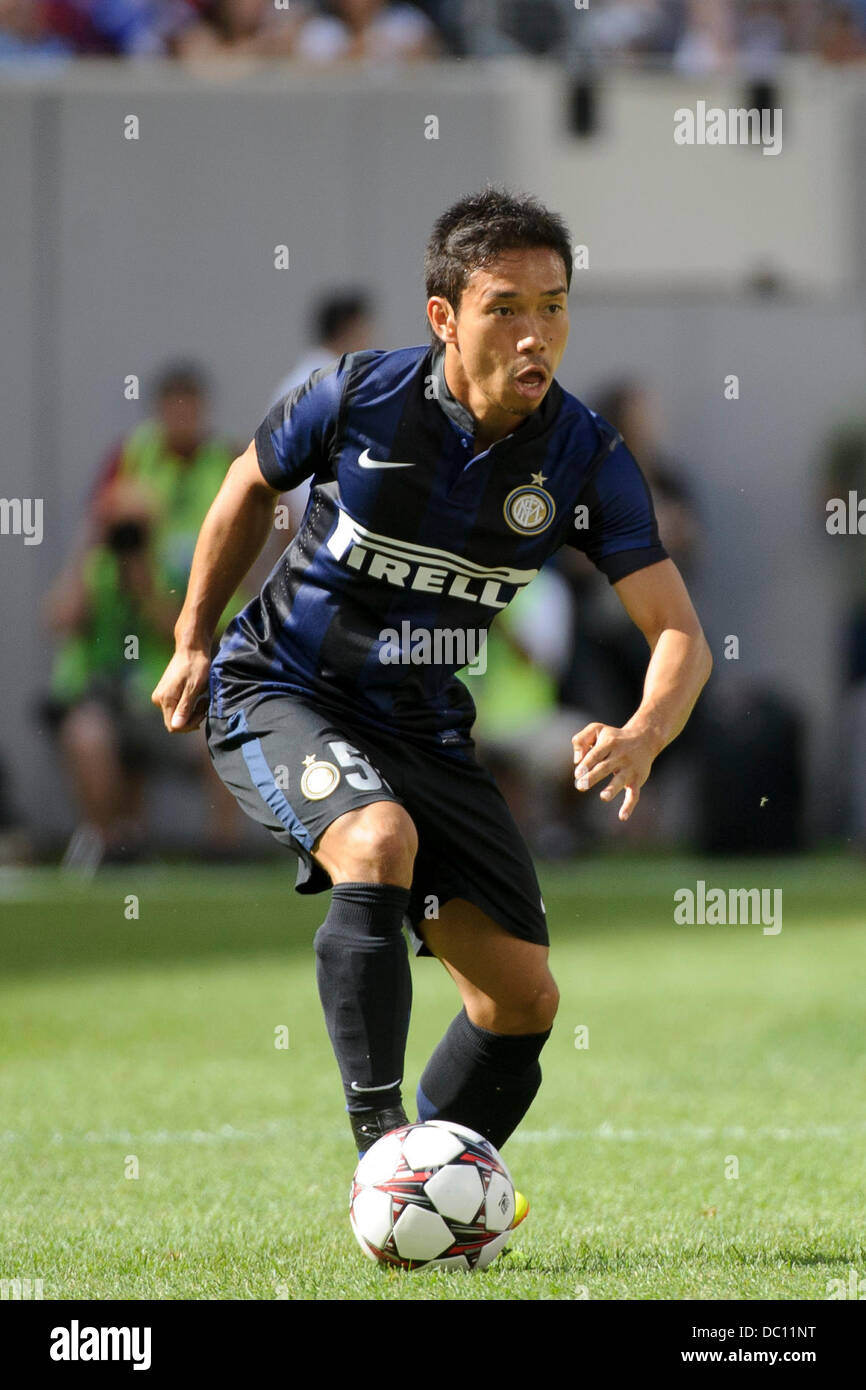 East Rutherford, New Jersey, USA. 4 Ago, 2013. 04 agosto 2013: Internazionale defender Yuto Nagatomo (55) sposta la sfera durante il Guinness International Champions Cup match tra Valencia C.F. e Inter Milan a Met Life Stadium, East Rutherford, NJ. © csm/Alamy Live News Foto Stock