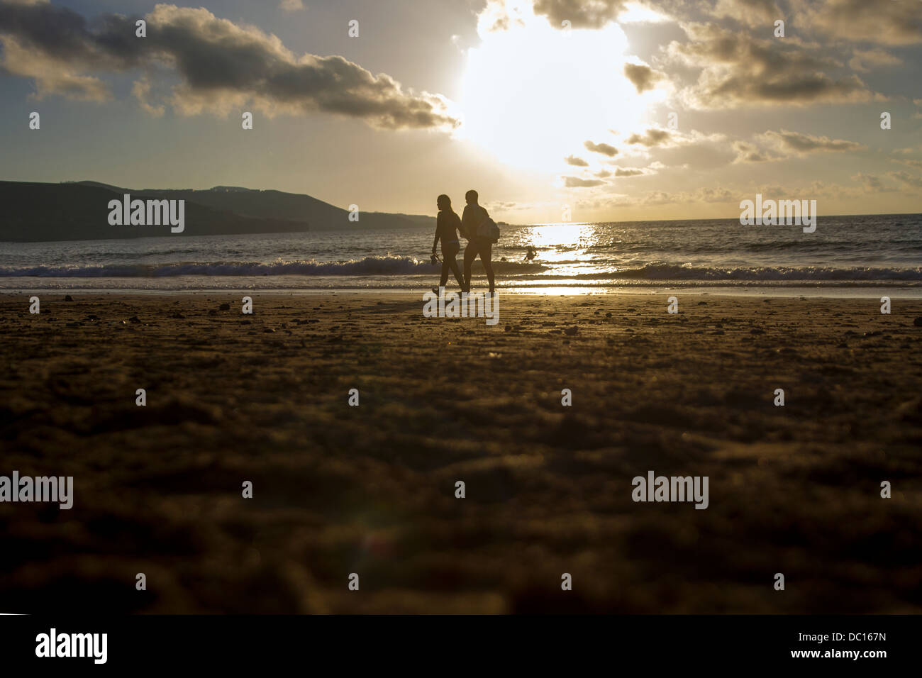 Gli amanti sulla spiaggia Foto Stock