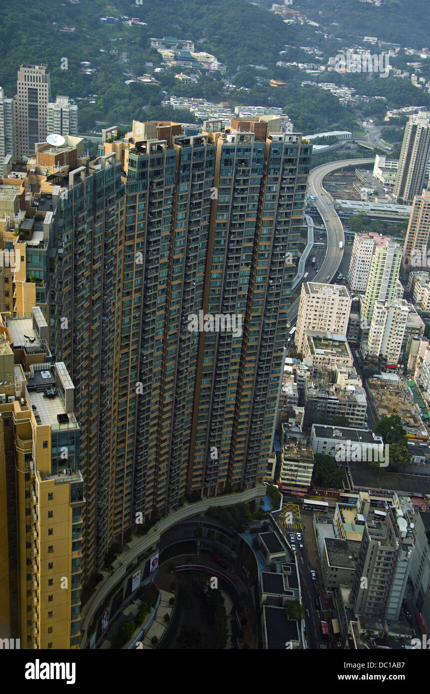 Vista di edifici da hotel, L' Hotel Nina et centro di convezione, Hong Kong Foto Stock