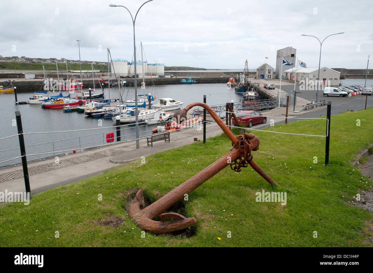 Il vecchio elemento di ancoraggio a Wick Harbour, Caithness in Scozia, Regno Unito Foto Stock