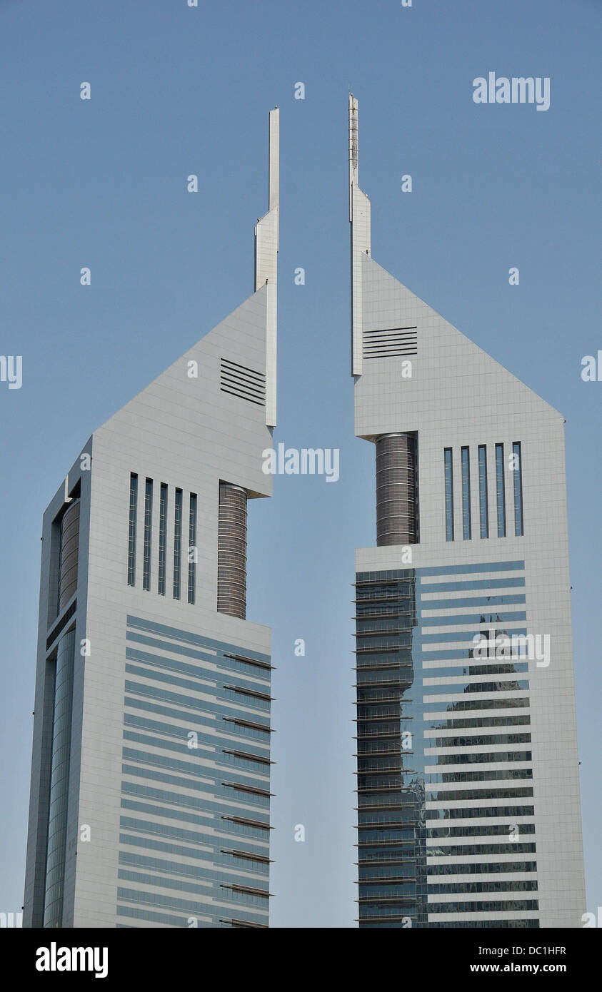 Jumeirah Emirates Towers su Sheikh Zayed Road nel centro finanziario di Dubai Foto Stock