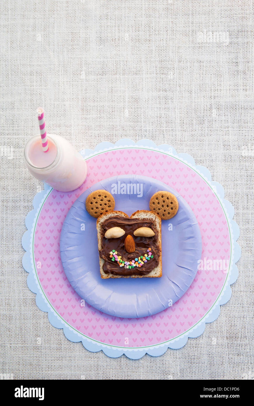 Ancora vita dolce di prodotti alimentari realizzati in Smiley face Foto Stock