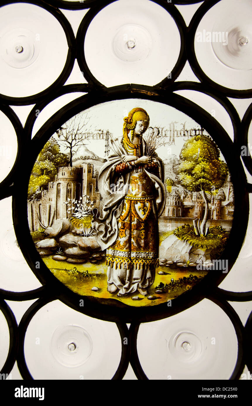 La Svizzera, Basilea. Barfusserkirche Museo Storico, in gotico chiesa Barfusser. Collezione di pittura vetraria, circa del XVI secolo. Foto Stock