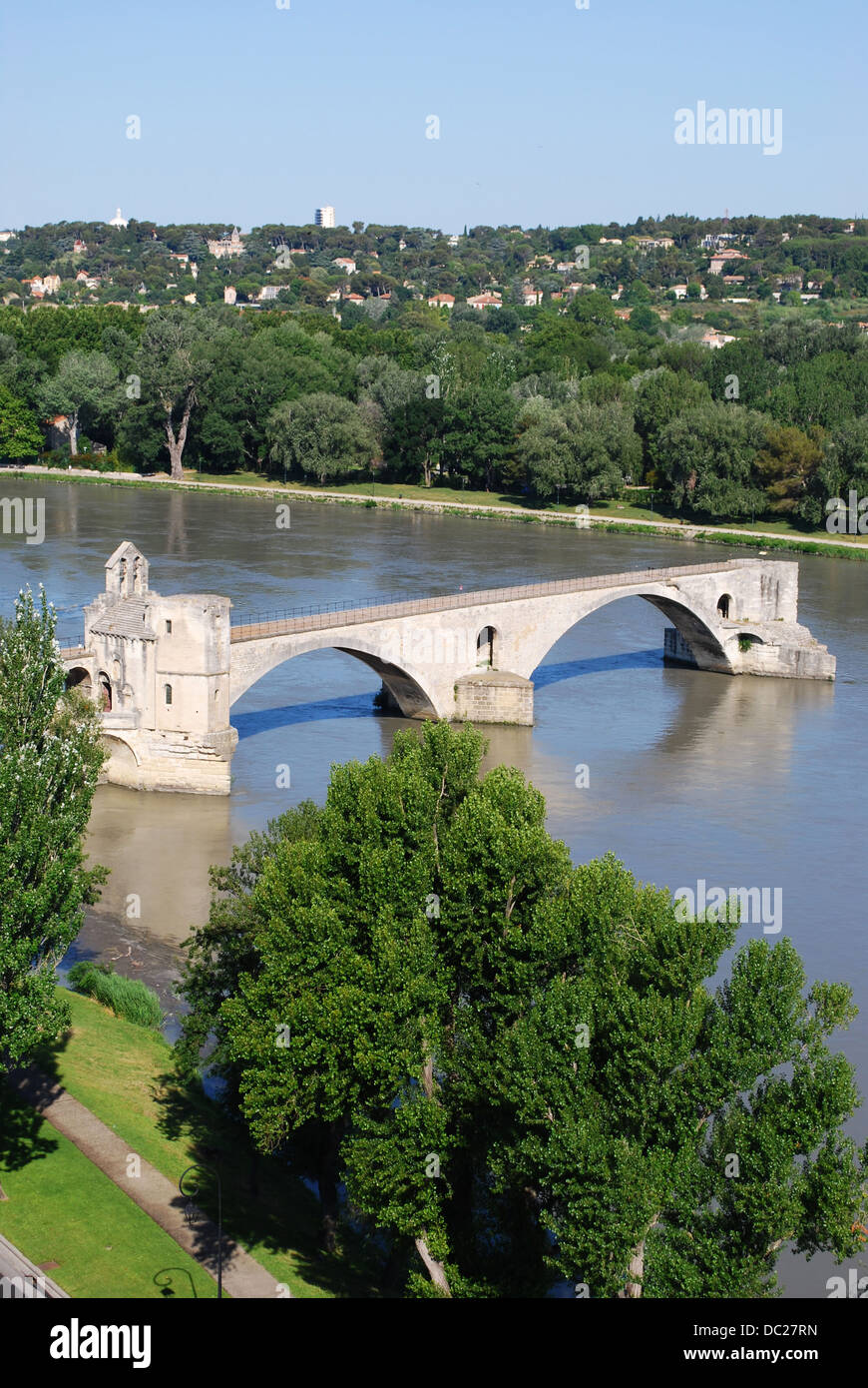 Il Saint Benezet ponte sul fiume Rodano in Avignone, Provenza, Francia Foto Stock