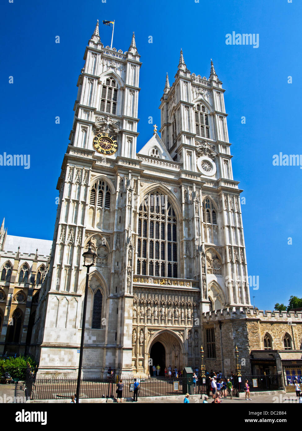 Vista Ovest di Westminster Abbey,City of Westminster, Londra, Inghilterra, Regno Unito Foto Stock