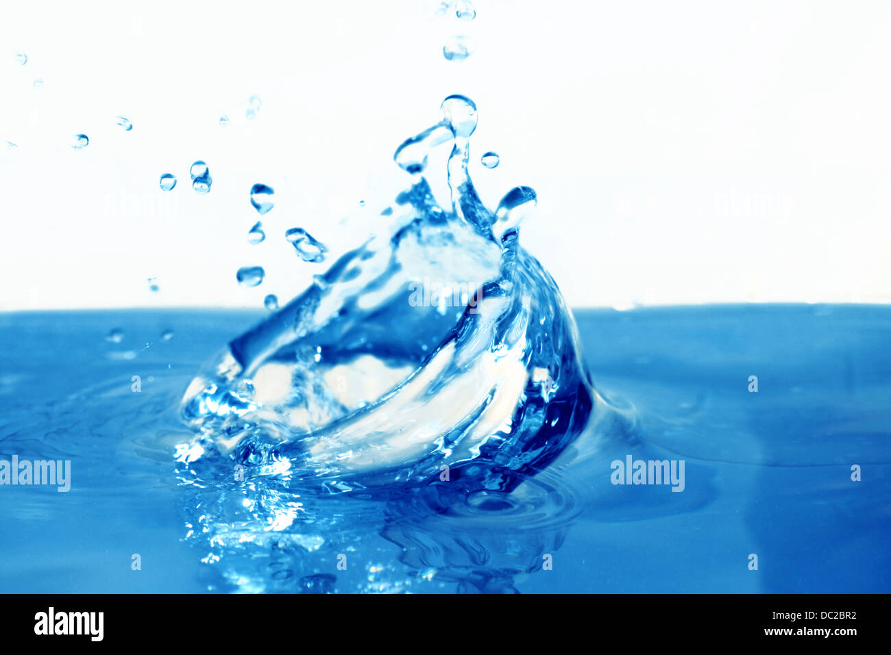 Blu acqua splash macro close up Foto Stock