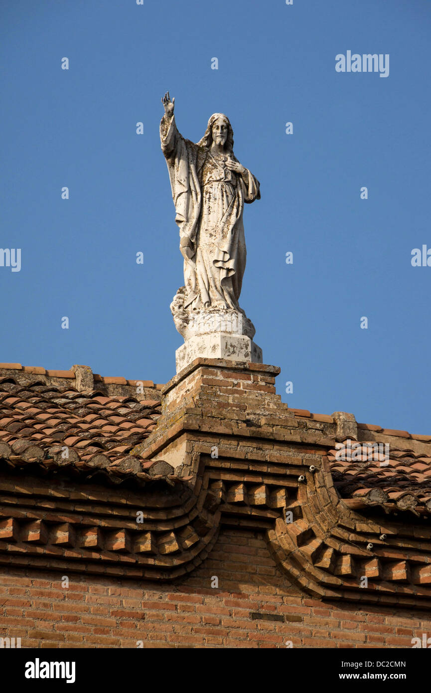 Statua di Gesù Cristo che si affaccia sulla città, San Cristobal parrocchia, Granada, Spagna. Foto Stock