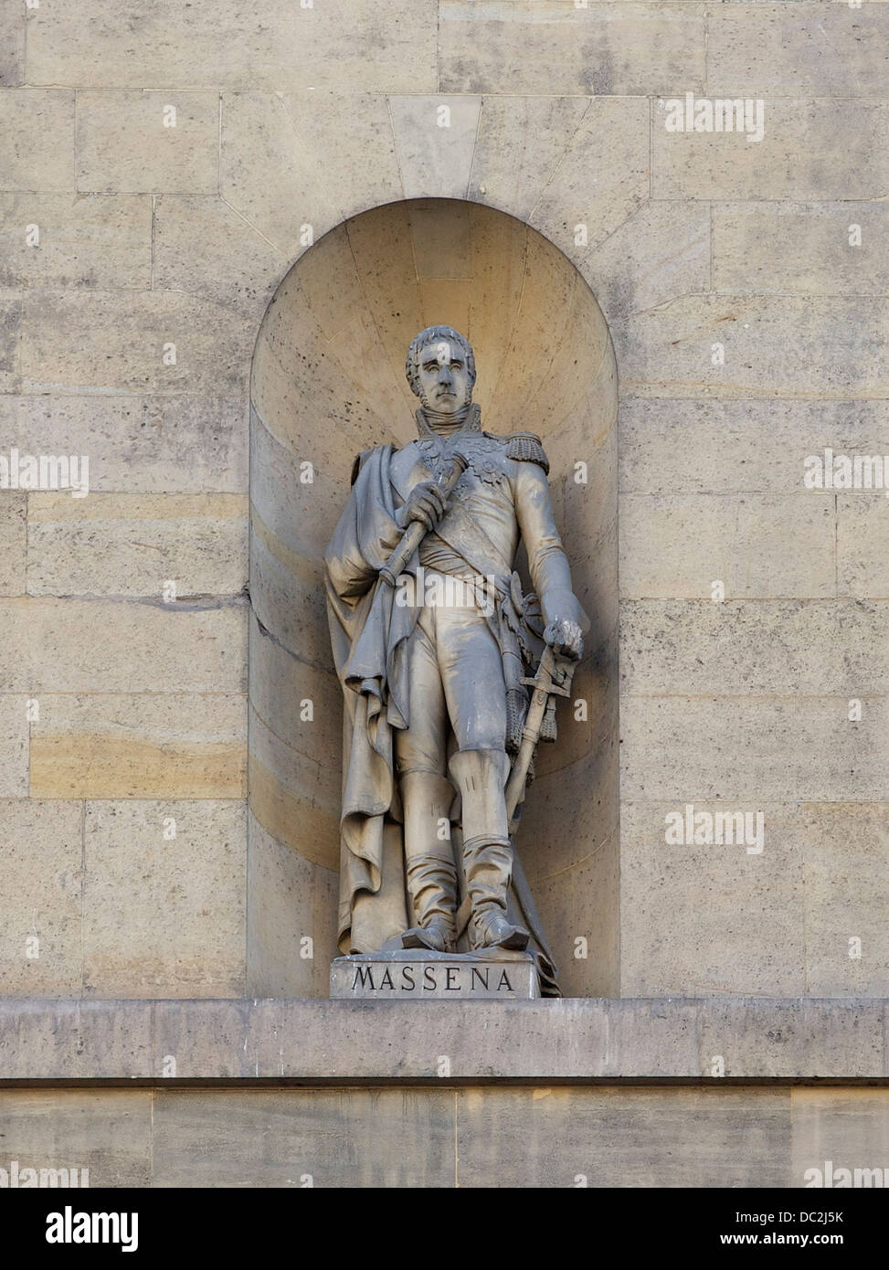 Statua del maresciallo André Masséna, duca di Rivoli, principe di Essling, da Celestin Anatole Calmels (1855). Palazzo del Louvre, Rue de Ri Foto Stock