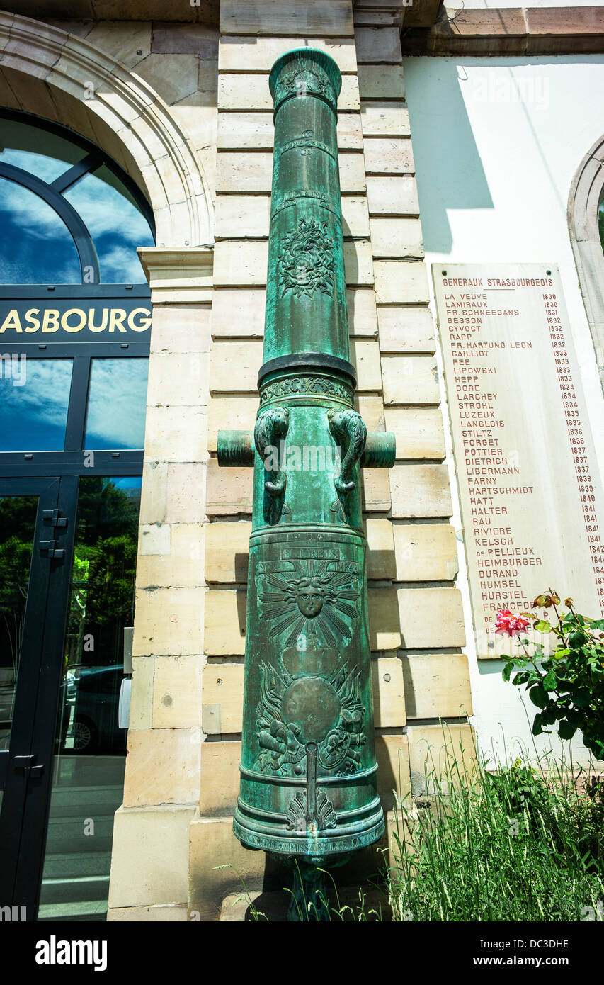 Cannone antico magazzino a Officers' Mess Strasburgo Alsace Francia Foto Stock