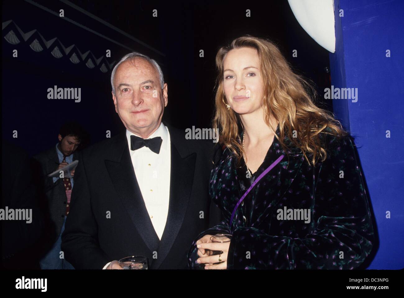 JAMES IVORY con Lisa Ryall.Directors Guild awards 1994.L7720ur.(Immagine di credito: © Rose Hartman/Globe foto/ZUMAPRESS.com) Foto Stock