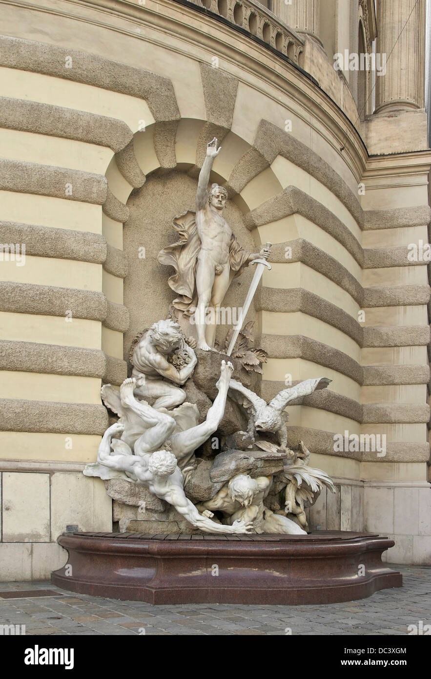 Die Macht zu Lande' fontana,potere sulla terra da Edmund von Hellmer, dettaglio 1897. Michaelertrakt, il Palazzo di Hofburg di Vienna, un Foto Stock