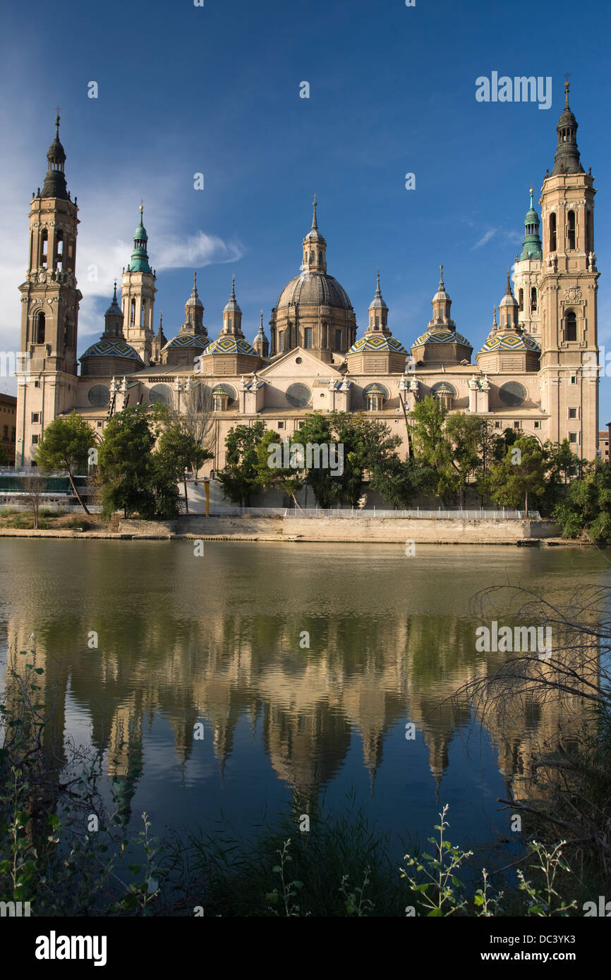 BASILICA CATTEDRALE DELLA MADONNA DEL PILASTRO Fiume Ebro ZARAGOZA Aragona Spagna Foto Stock