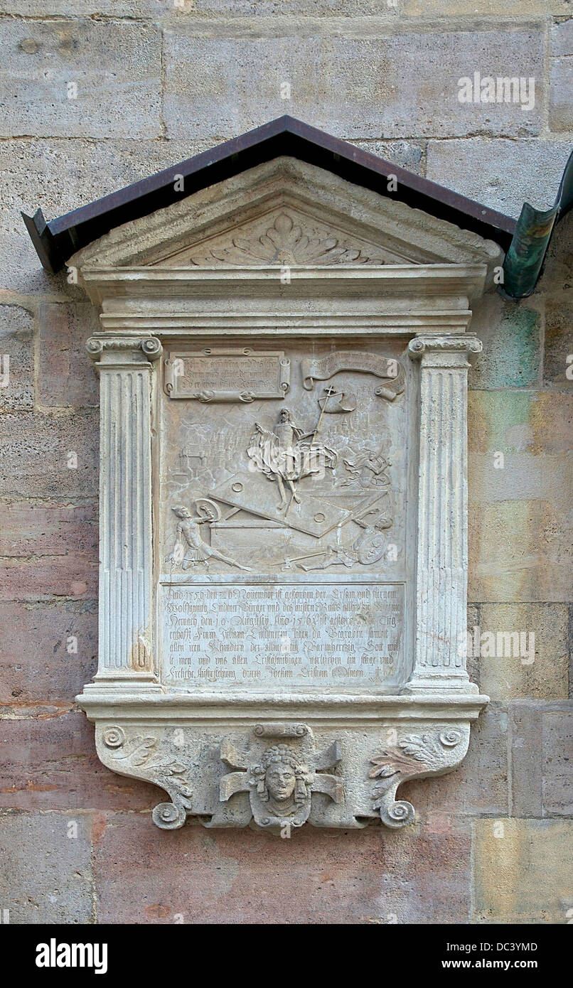 Epitaffio (sollievo della risurrezione di Cristo) presso le pareti esterne del Duomo di Santo Stefano a Vienna, Austria. Foto Stock
