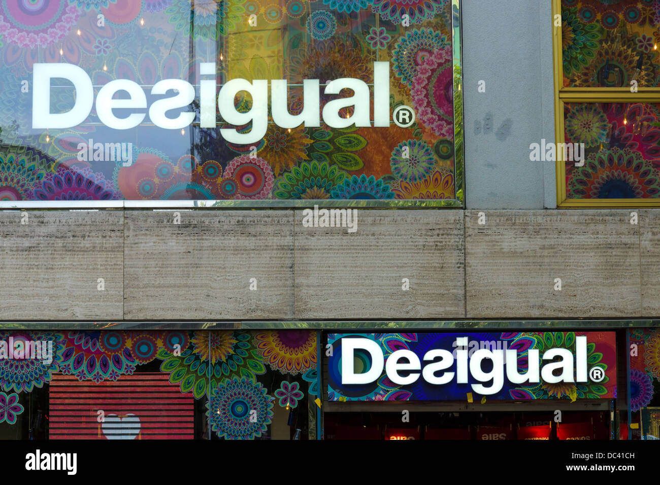 Desigual è un abbigliamento casual brand Foto stock - Alamy
