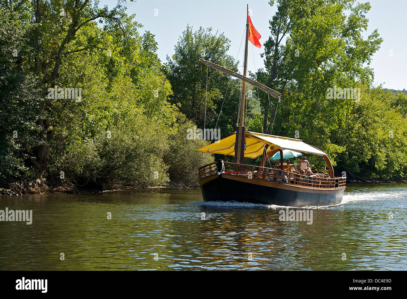 Una gabarra, scow tipici del fiume Dordogne, ora utilizzato per tour turistici Foto Stock